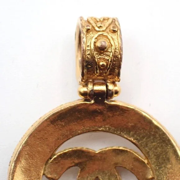CHANEL CC Logo Necklace Pendant Top Charm 94A Gold GHW France Vintage 73RL695 - Picture 10 of 10